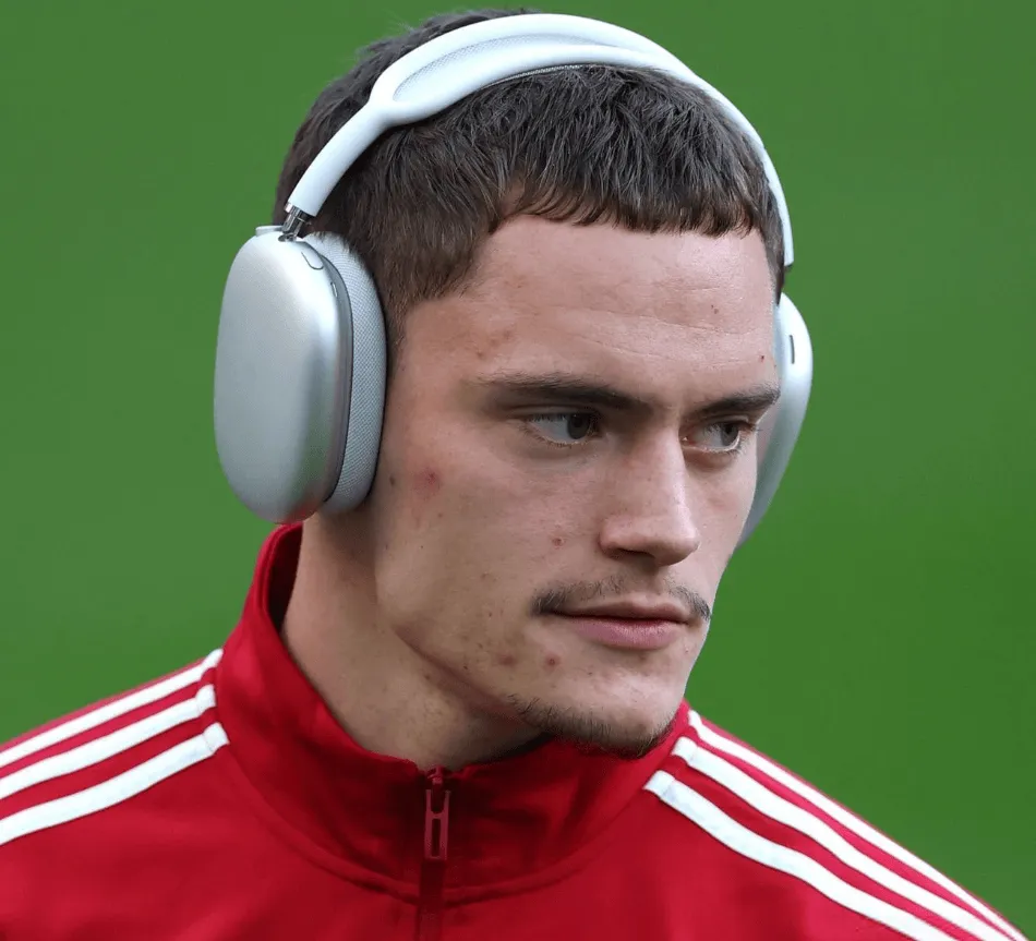 kaiyun-维尔茨本场数据：3过人2抢断，对抗7胜5，11次丢球权