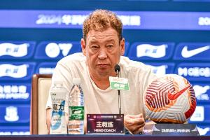开云-斯卢茨基：路易斯因手术需6周才能归队 李可和吴曦已正常跟队训练