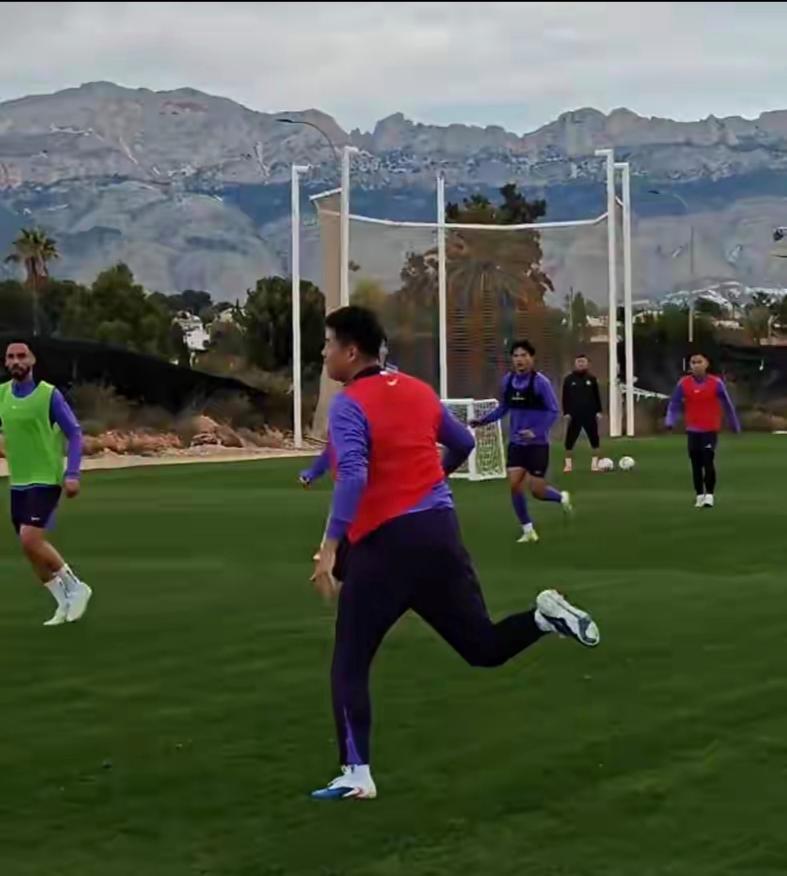 开云-津门虎队在热身赛中以0-5惨败于埃尔切